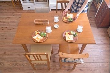 レトロ家具　昭和レトロ　ナラ材天板のアンティークダイニングテーブル