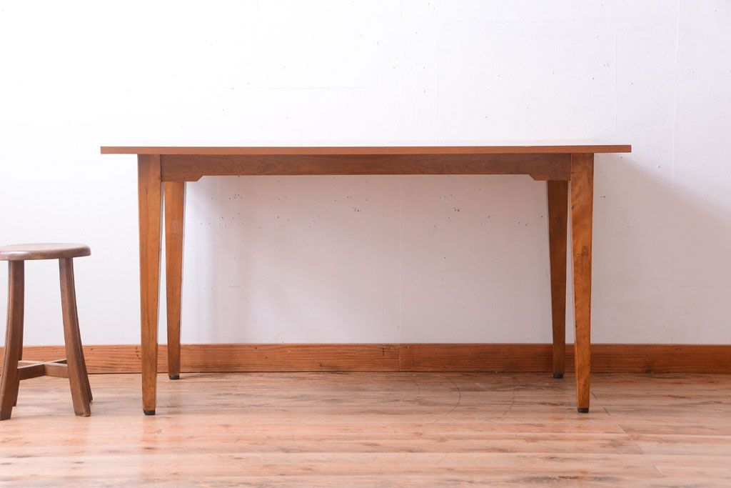 レトロ家具　昭和レトロ　ナラ材天板のアンティークダイニングテーブル