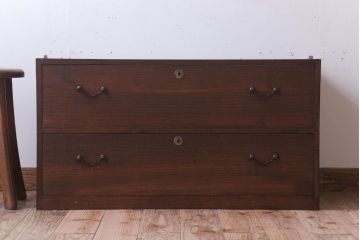 アンティーク家具　和製アンティーク　シンプルな古い木製の箪笥ローボード(衣装箪笥)