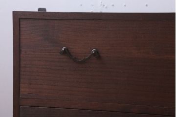 アンティーク家具　和製アンティーク　シンプルな古い木製の箪笥ローボード(衣装箪笥)