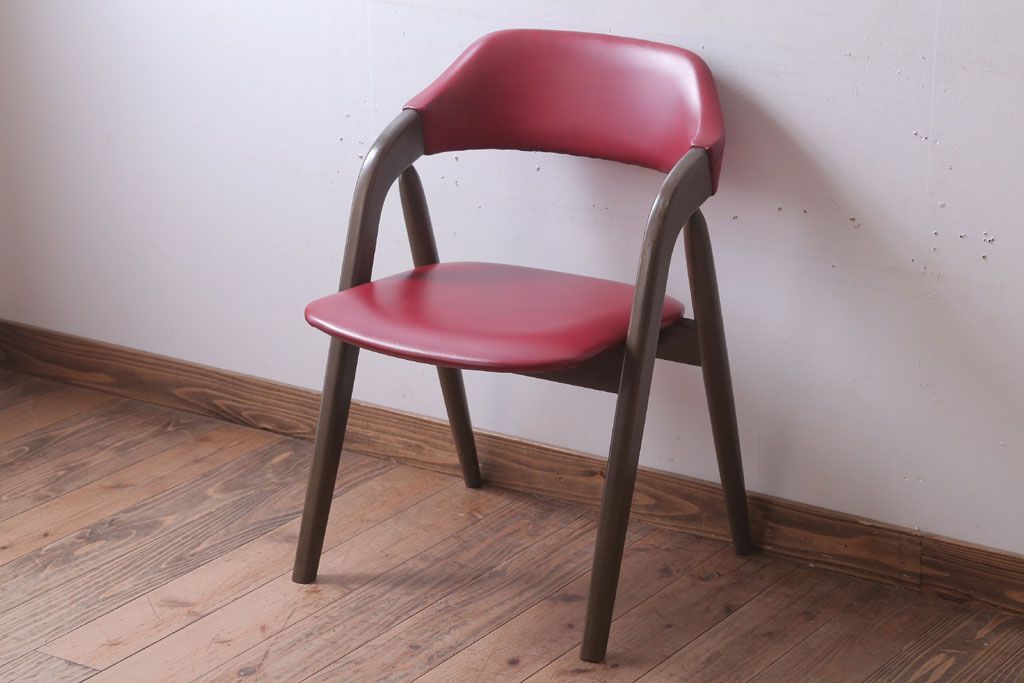 ヴィンテージ家具　ビンテージ　古い木のレトロなチェア(椅子)