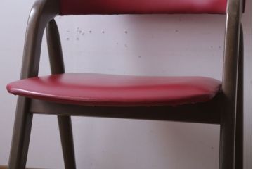 ヴィンテージ家具　ビンテージ　古い木のレトロなチェア(椅子)