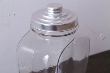 アンティーク雑貨　昭和レトロ　蓋付き!アンティークのガラス瓶(ビン)(1)