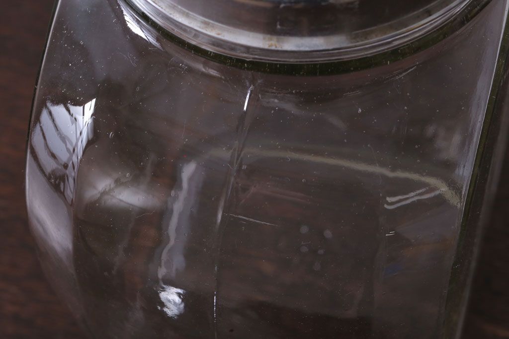 アンティーク雑貨　昭和レトロ　蓋付き!アンティークのガラス瓶(ビン)(1)