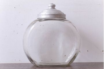 アンティーク雑貨　昭和レトロ　蓋付き!アンティークのガラス瓶(ビン)(2)