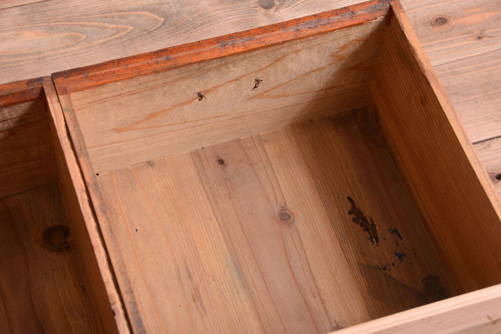 アンティーク家具　和製アンティーク　大正　4枚引き戸の檜材製重ね収納棚(戸棚)