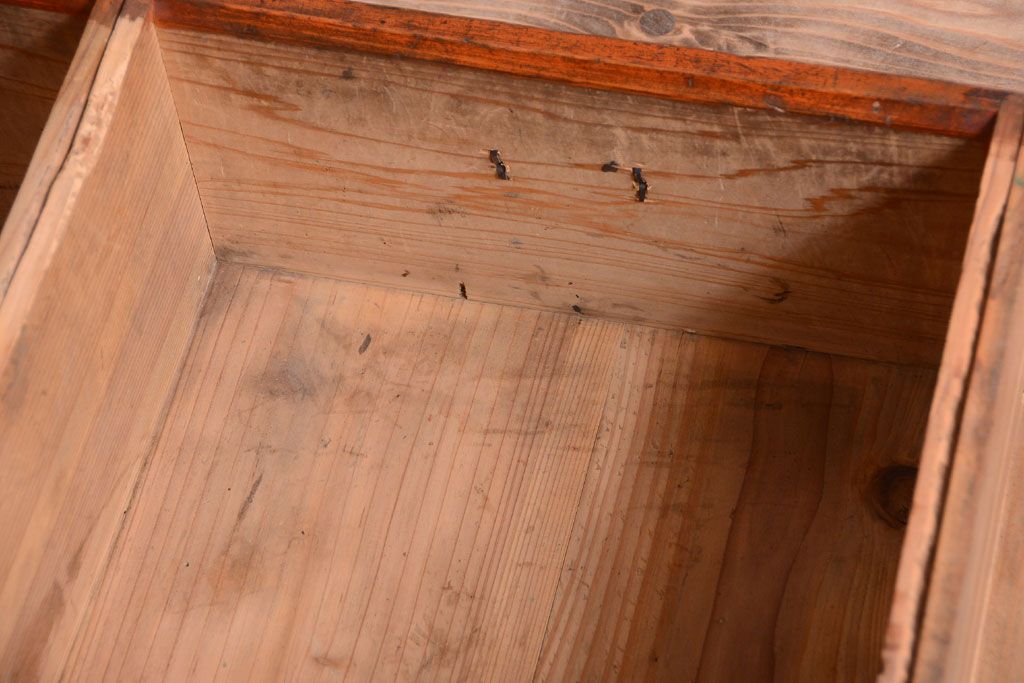 アンティーク家具　和製アンティーク　大正　4枚引き戸の檜材製重ね収納棚(戸棚)