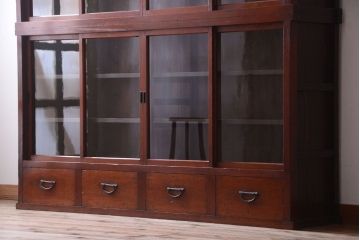 アンティーク家具　和製アンティーク　大正　4枚引き戸の檜材製重ね収納棚(戸棚)