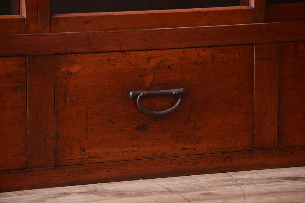 アンティーク家具　和製アンティーク　大正　4枚引き戸の檜材製重ね収納棚(戸棚)