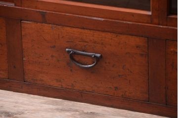 アンティーク家具　和製アンティーク　大正　4枚引き戸の檜材製重ね収納棚(戸棚)