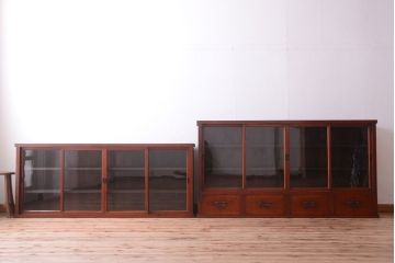 アンティーク家具　和製アンティーク　大正　4枚引き戸の檜材製重ね収納棚(戸棚)