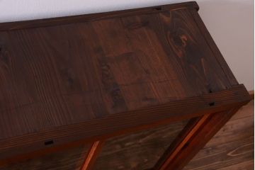 アンティーク家具　和製アンティーク　大正　4枚引き戸の檜材製重ね収納棚(戸棚)