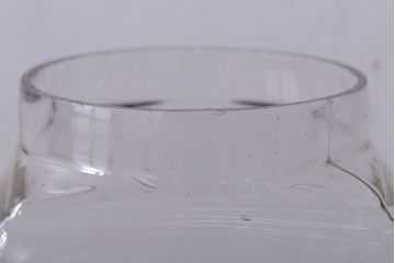 アンティーク雑貨　昭和レトロ　蓋付き!アンティークのガラス瓶(ビン)2個セット