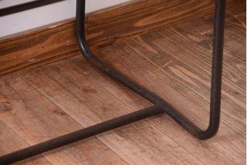 ヴィンテージ家具　ビンテージ　天板・引き出し前板オーク材の古い鉄脚テーブル(平机)