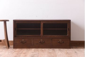 アンティーク家具　和製アンティーク　モールガラス入り!古い木の衣装箪笥ローボード