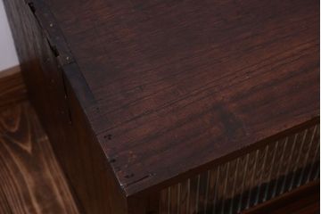 アンティーク家具　和製アンティーク　モールガラス入り!古い木の衣装箪笥ローボード