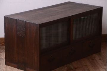 アンティーク家具　和製アンティーク　モールガラス入り!古い木の衣装箪笥ローボード