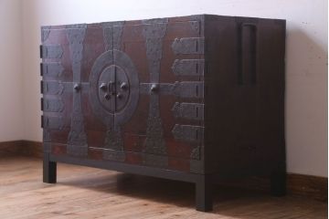 アンティーク家具　古民具・骨董　明治期　脚付き!観音箪笥ローボード(衣装箪笥)