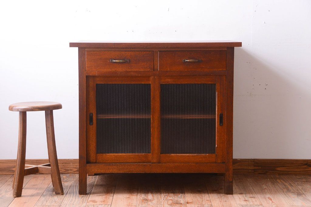 アンティーク家具　和製アンティーク　古い木の銀モールガラス戸カウンターテーブル