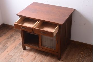 アンティーク家具　和製アンティーク　古い木の銀モールガラス戸カウンターテーブル