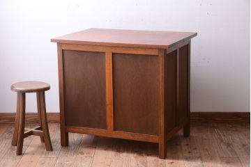 アンティーク家具　和製アンティーク　古い木の銀モールガラス戸カウンターテーブル