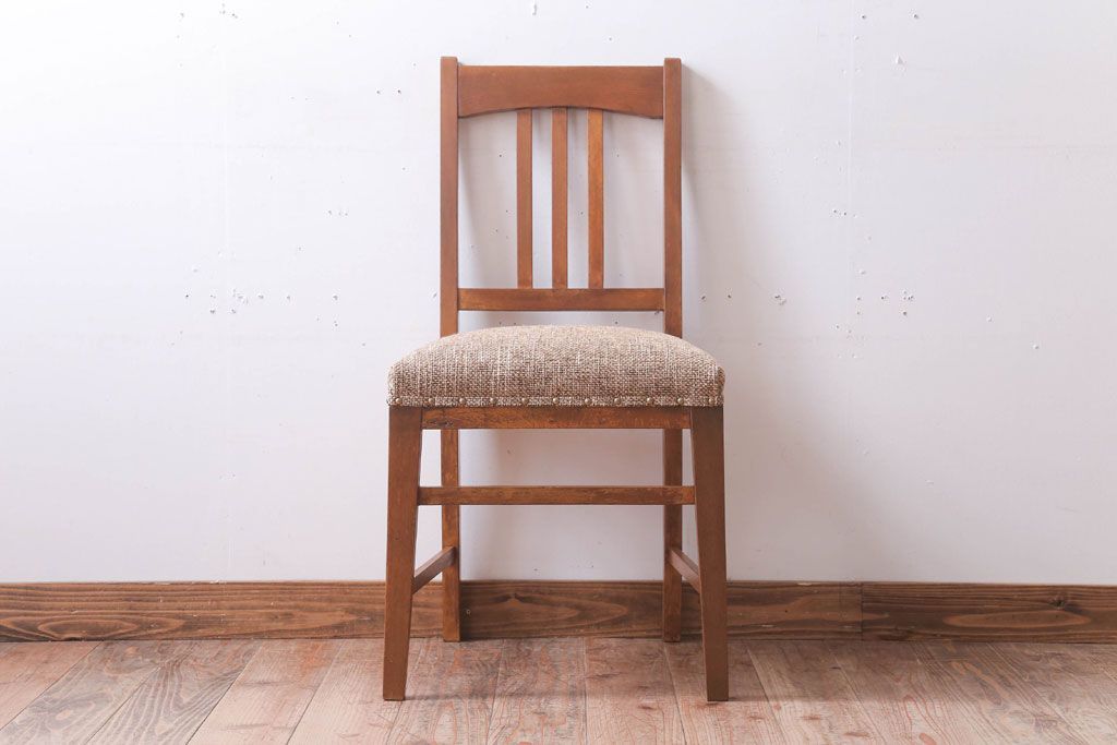 レトロ家具　和製アンティーク　ナラ材製のレトロなシンプルチェア