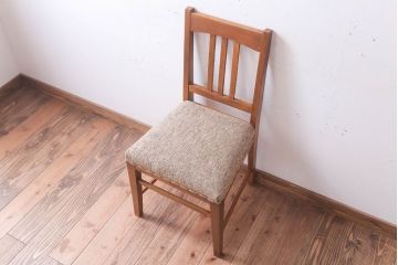 レトロ家具　和製アンティーク　ナラ材製のレトロなシンプルチェア