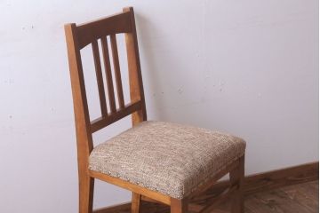 レトロ家具　和製アンティーク　ナラ材製のレトロなシンプルチェア
