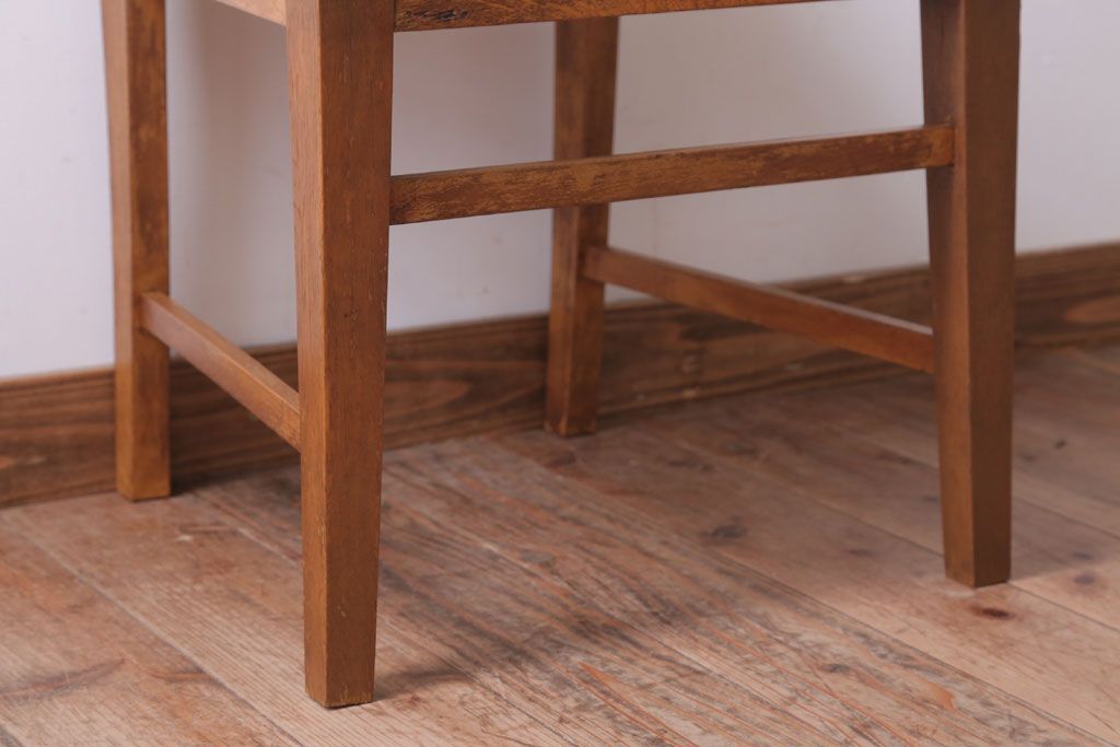 レトロ家具　和製アンティーク　ナラ材製のレトロなシンプルチェア