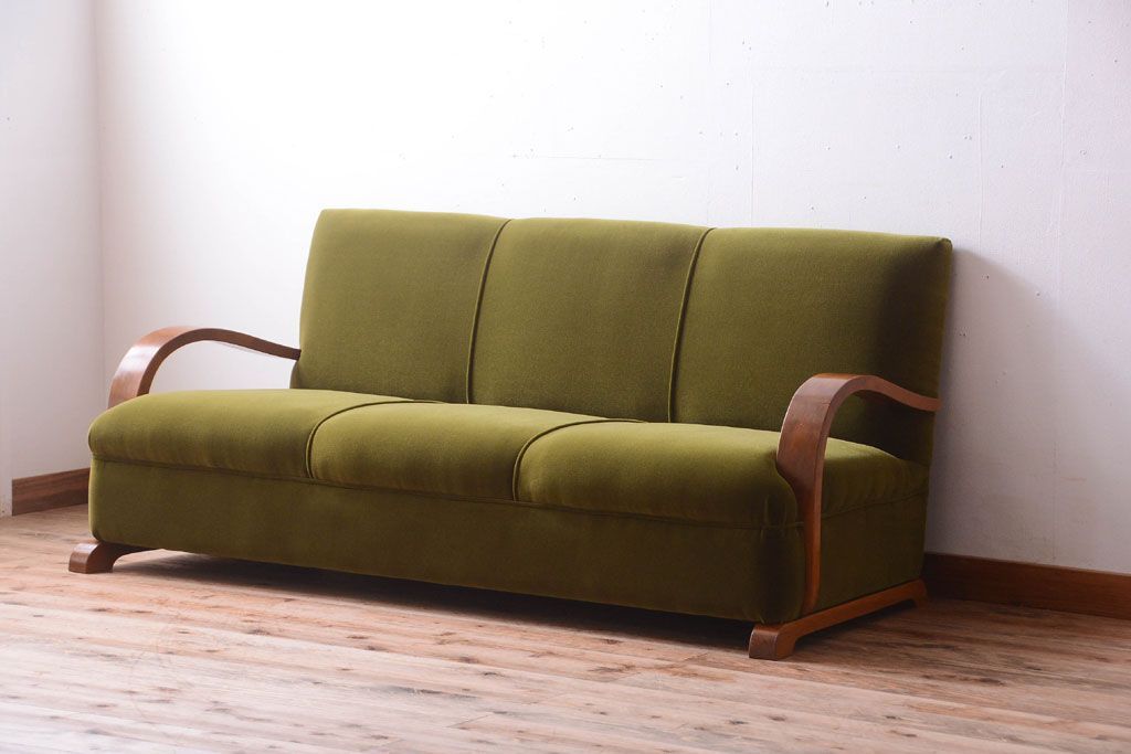 レトロ家具　和製アンティーク　大振りでレトロな3人掛けアームソファ
