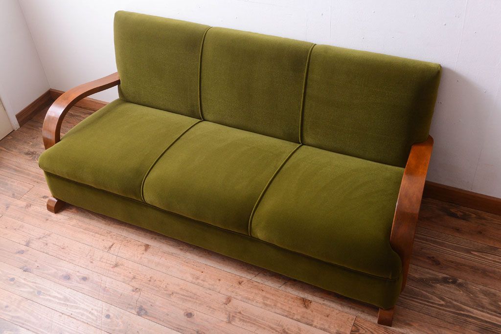 レトロ家具　和製アンティーク　大振りでレトロな3人掛けアームソファ