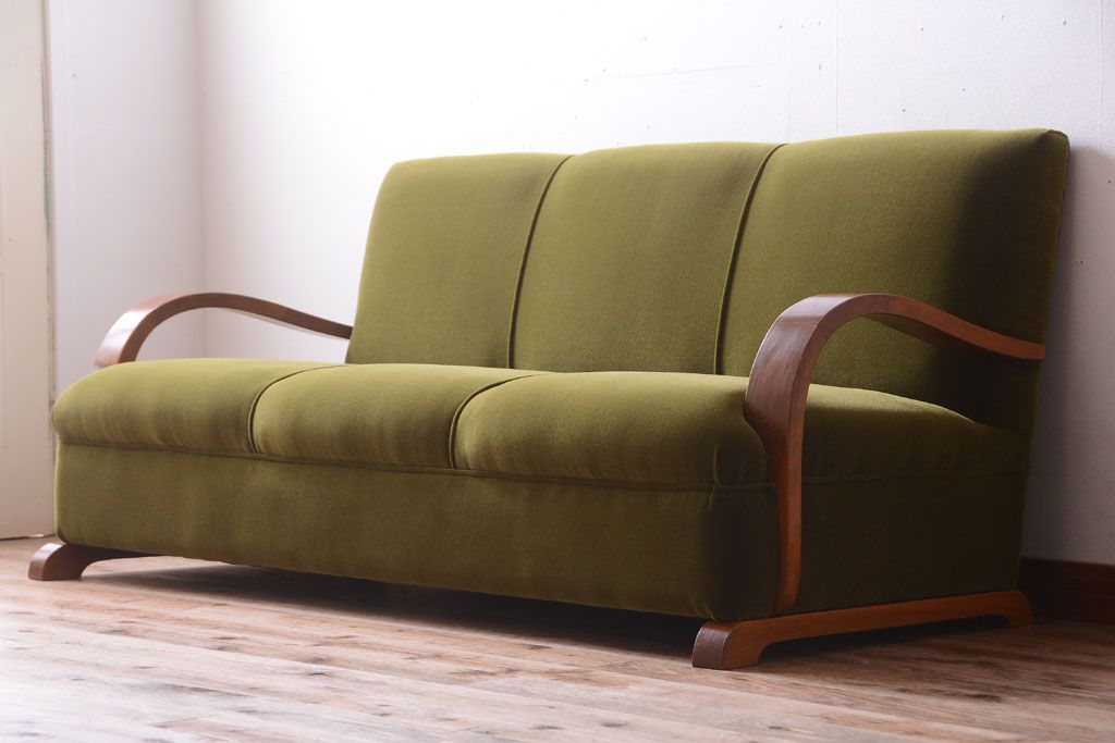レトロ家具　和製アンティーク　大振りでレトロな3人掛けアームソファ
