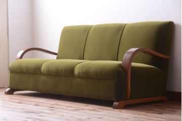 レトロ家具　和製アンティーク　大振りでレトロな3人掛けアームソファ