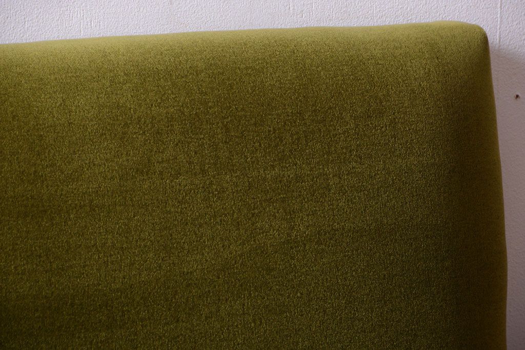 レトロ家具　和製アンティーク　大振りでレトロな3人掛けアームソファ