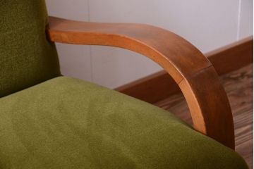 レトロ家具　和製アンティーク　大振りでレトロな3人掛けアームソファ
