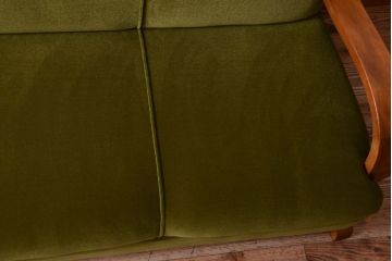 レトロ家具　和製アンティーク　大振りでレトロな3人掛けアームソファ