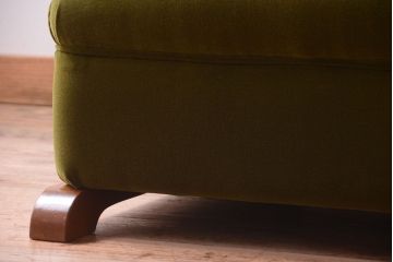 レトロ家具　和製アンティーク　大振りでレトロな3人掛けアームソファ