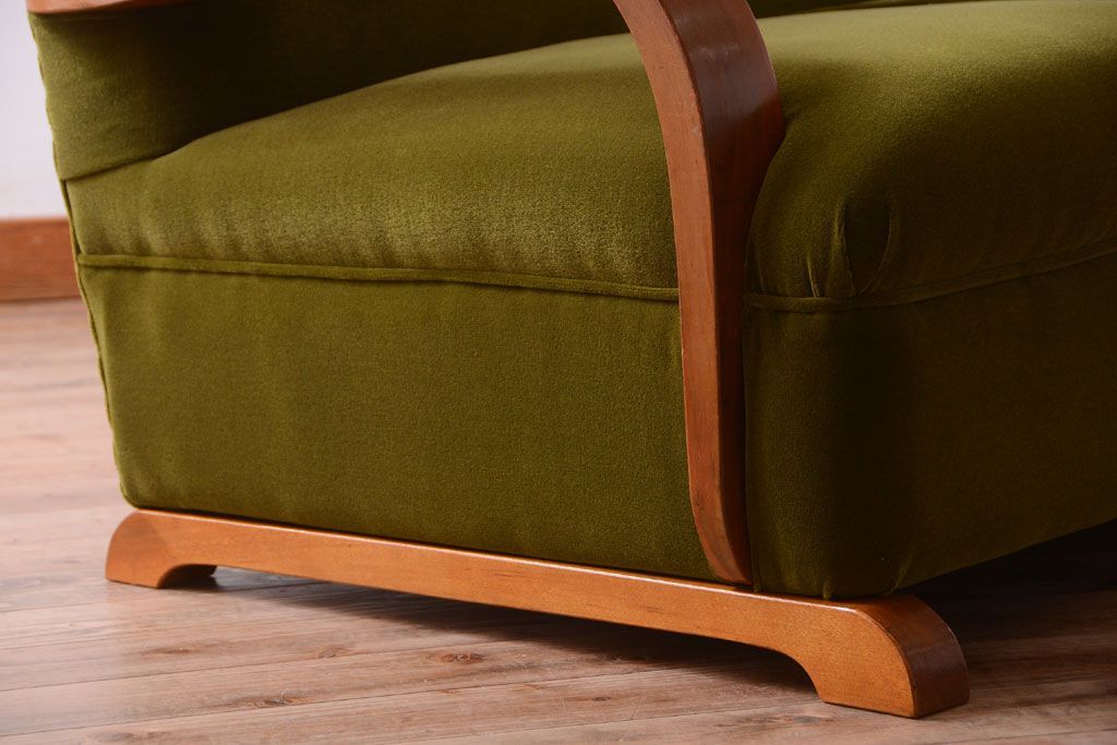 レトロ家具　和製アンティーク　大振りでレトロな3人掛けアームソファ