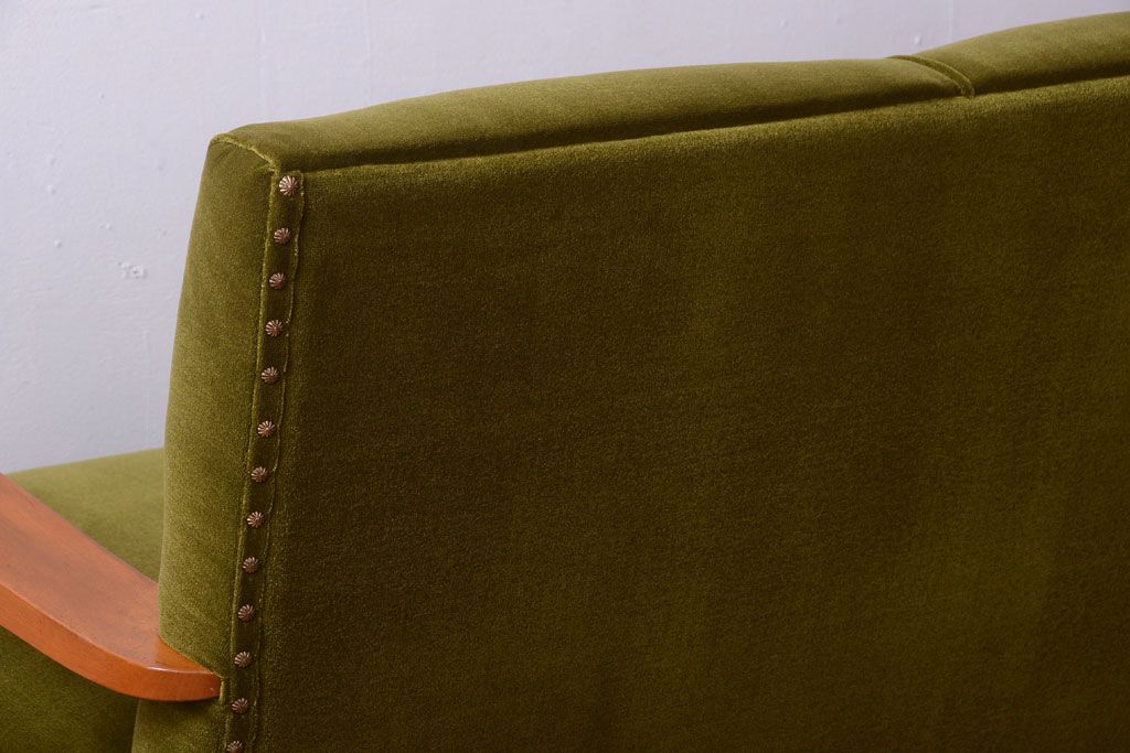 レトロ家具　和製アンティーク　大振りでレトロな3人掛けアームソファ