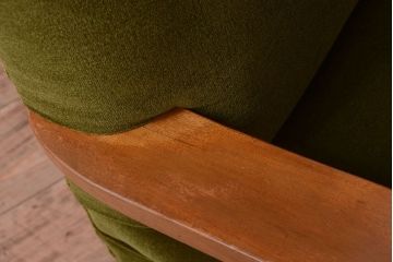 レトロ家具　和製アンティーク　大振りでレトロな3人掛けアームソファ