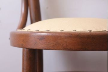 レトロ家具　アンティーク　本革座面のレトロなベントウッドチェア(椅子)