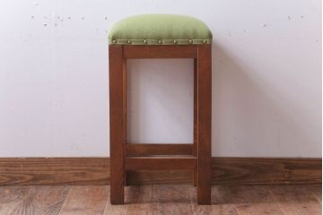 レトロ家具　アンティーク　ナラ材製のレトロなクッション座面角スツール