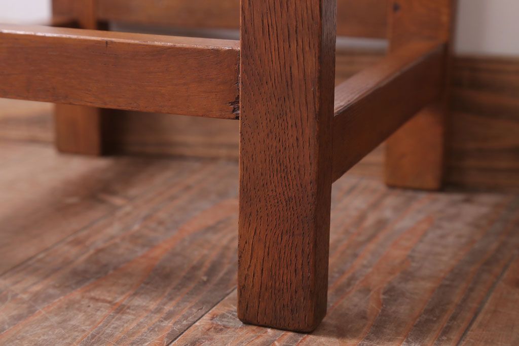 レトロ家具　アンティーク　ナラ材製のレトロなクッション座面角スツール