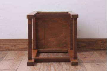 レトロ家具　アンティーク　ナラ材製のレトロなクッション座面角スツール