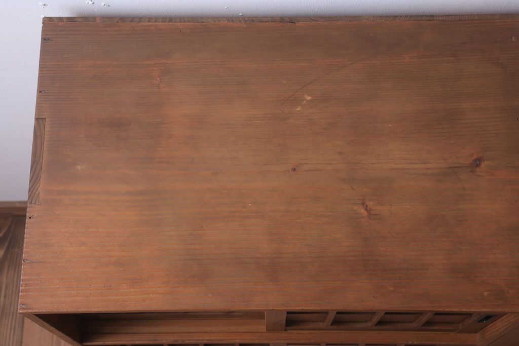 レトロ家具　昭和レトロ　古い木製の収納棚(下駄箱)