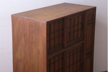 レトロ家具　昭和レトロ　古い木製の収納棚(下駄箱)
