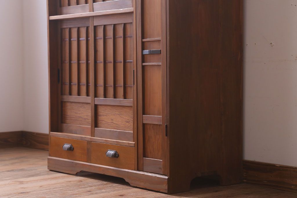 レトロ家具　昭和レトロ　古い木製の収納棚(下駄箱)