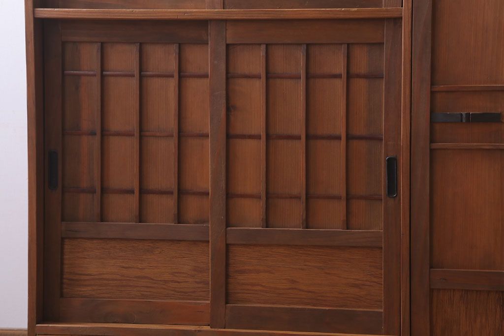 レトロ家具　昭和レトロ　古い木製の収納棚(下駄箱)