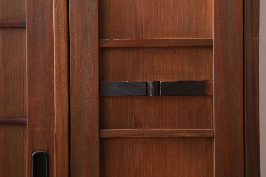 レトロ家具　昭和レトロ　古い木製の収納棚(下駄箱)