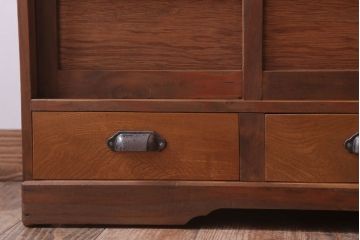 レトロ家具　昭和レトロ　古い木製の収納棚(下駄箱)